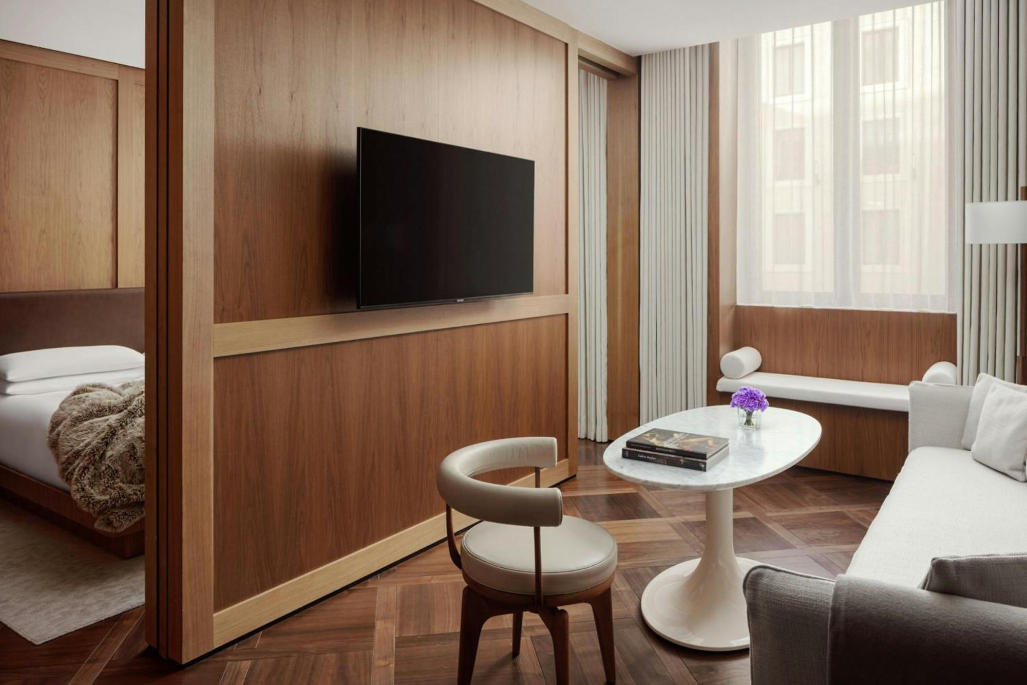 One-Bedroom King Suite Courtyard View