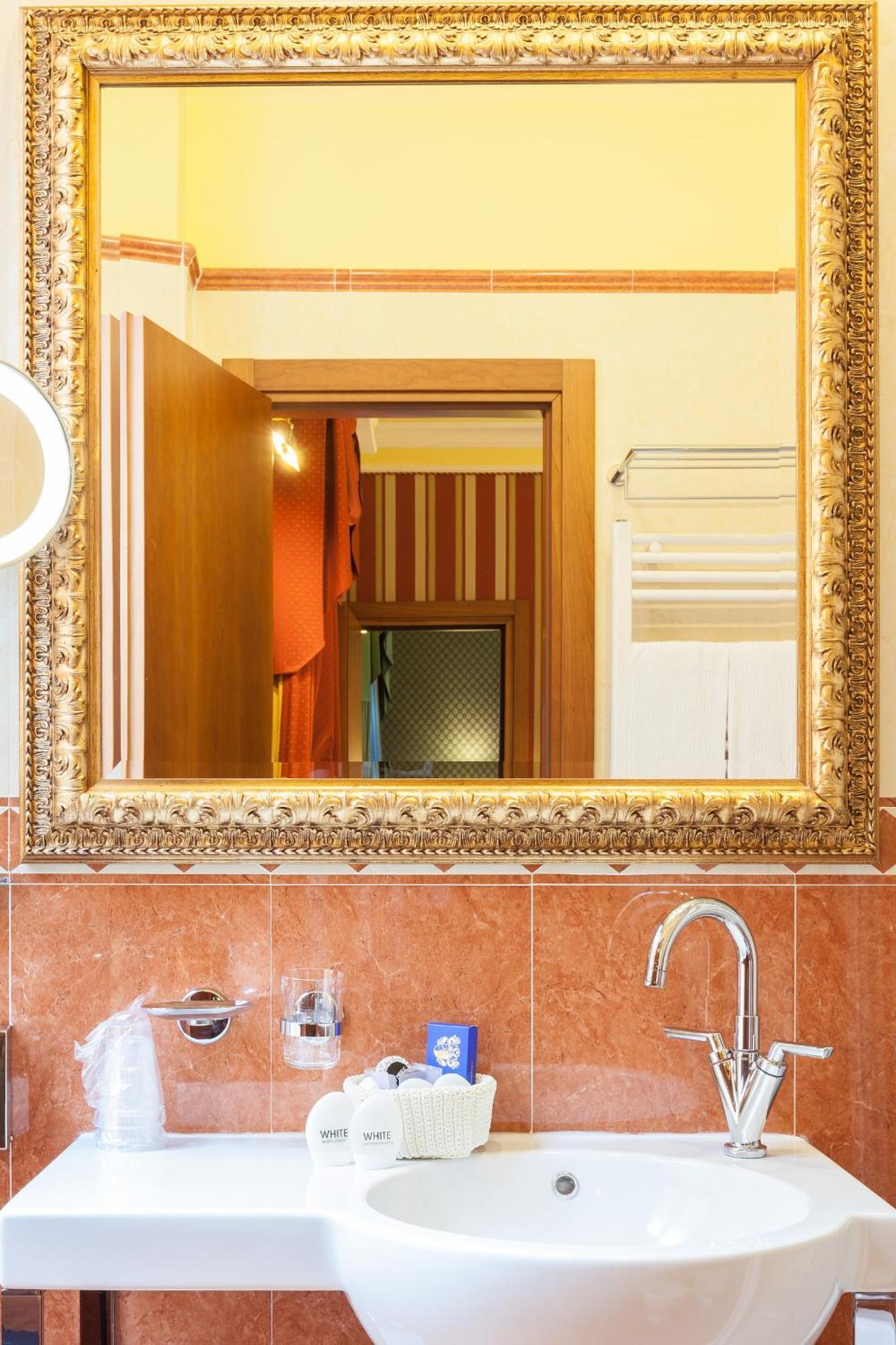 Superior Double or Twin Room,422785467:JPEG