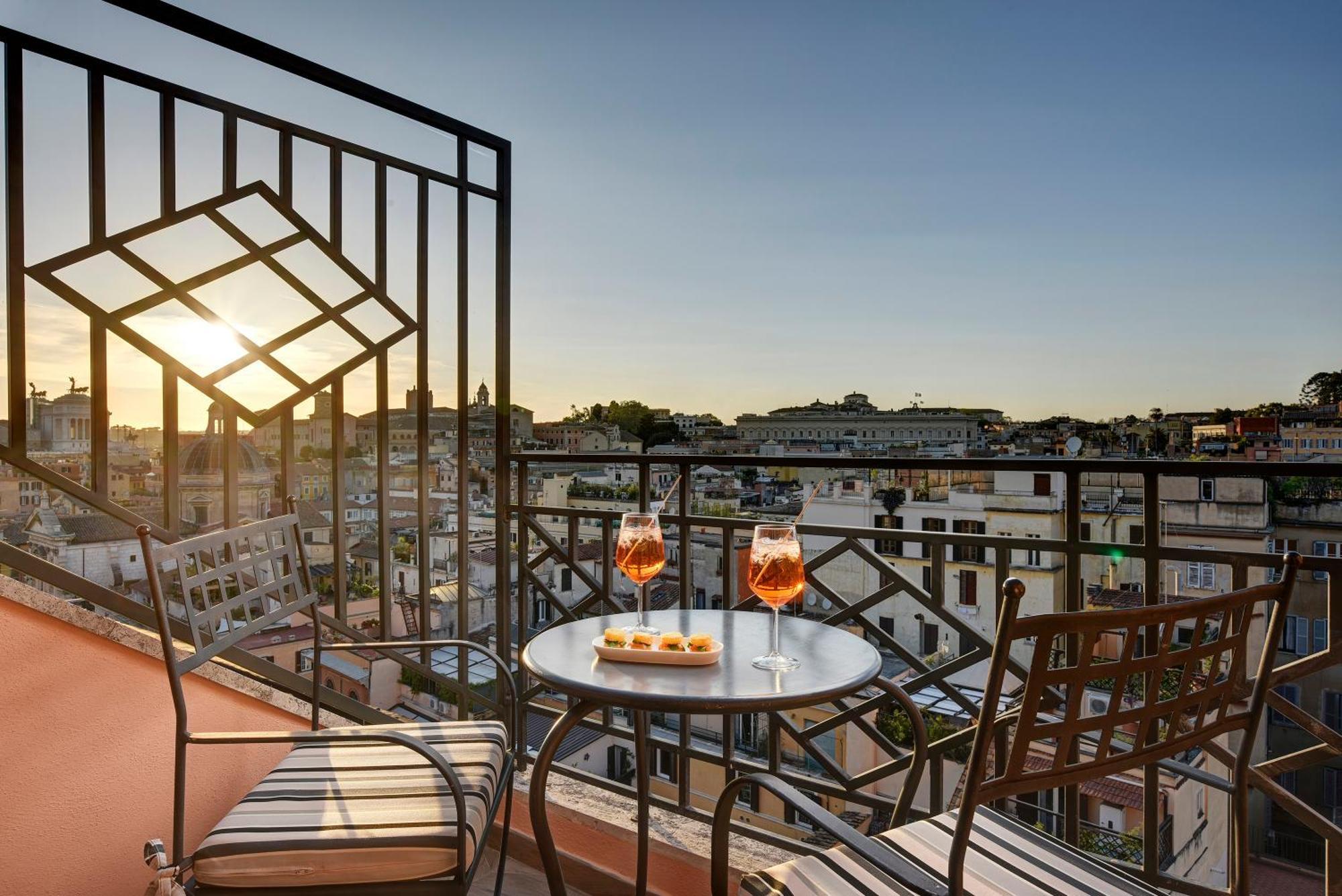 One Bedroom Suite Jacuzzi Balcony & Iconic Panoramic view