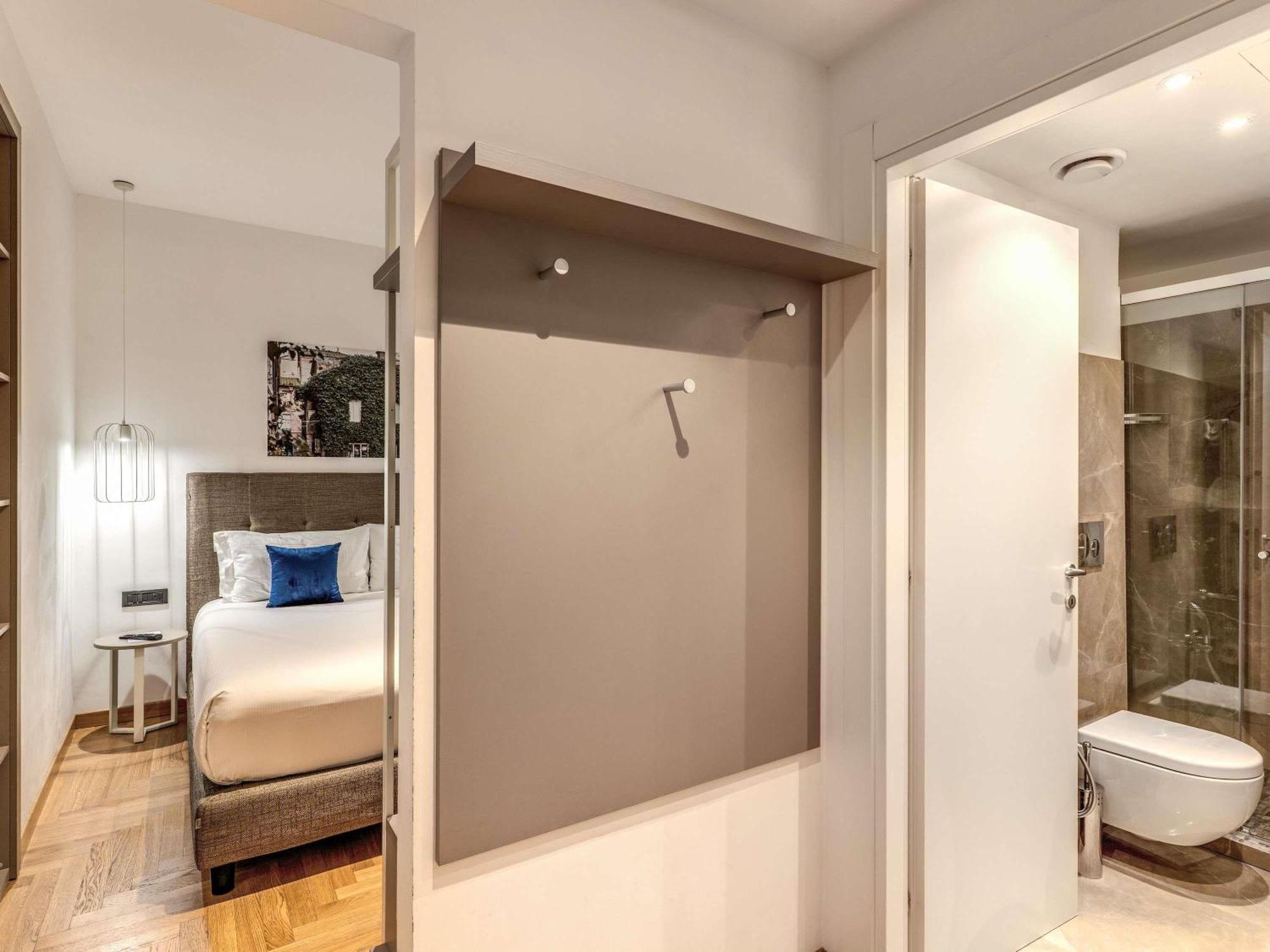 Standard Room One Double Bed or Two Single Bed Internal view