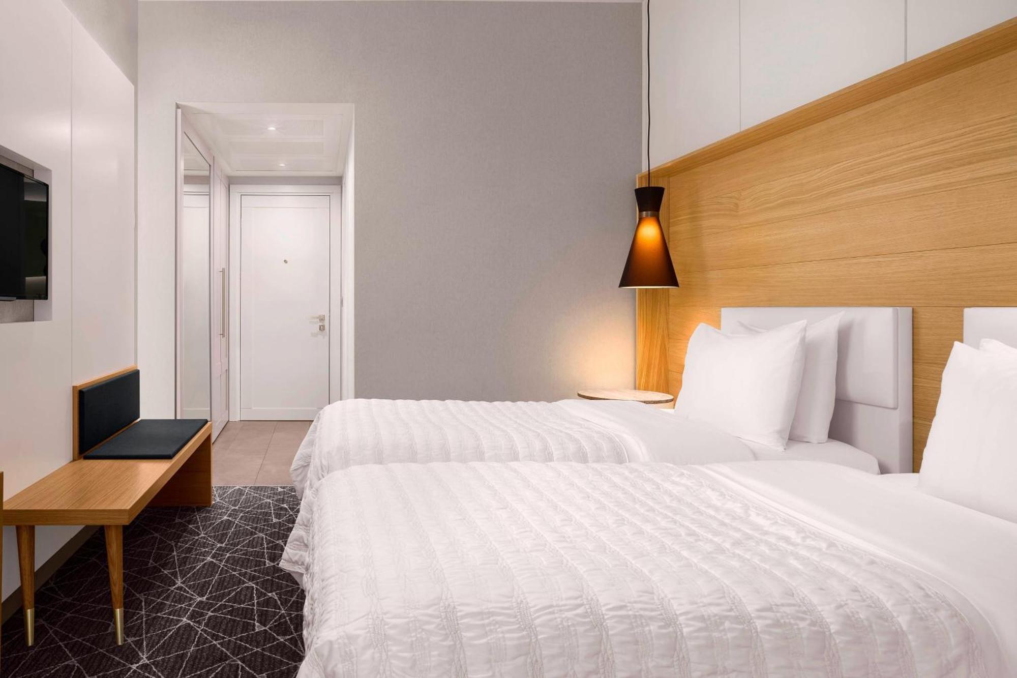 Deluxe Twin Room Larger Guest room 2 Twin or Single Beds