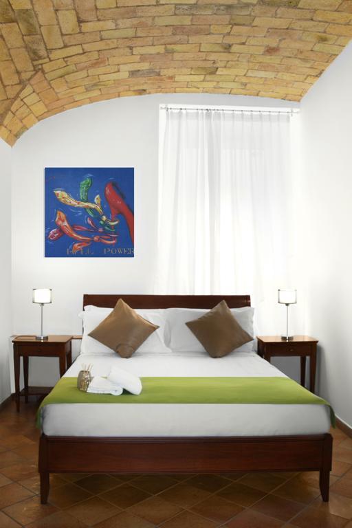 Family Room,685330461:JPEG