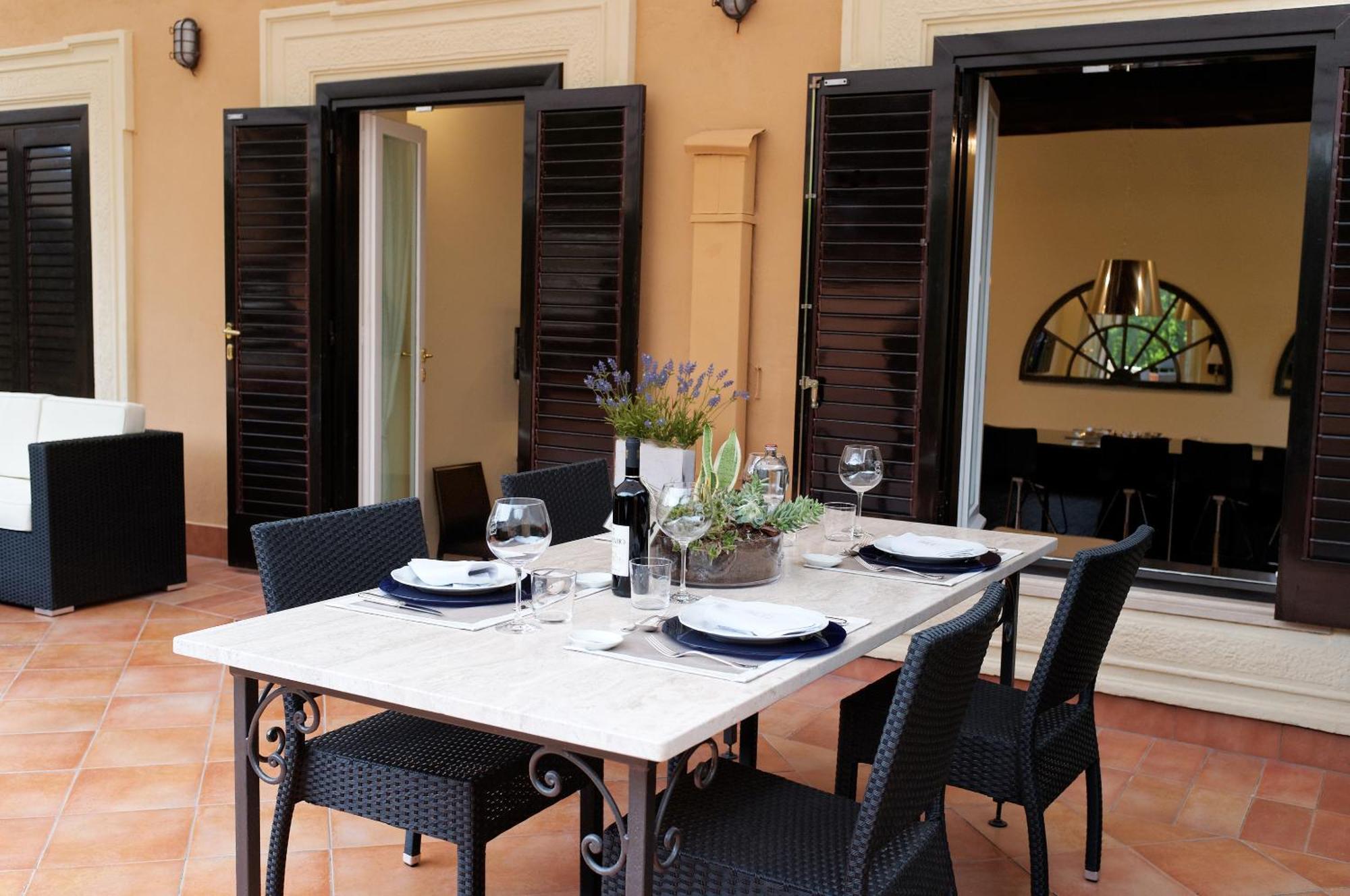 Suite Patio Annex