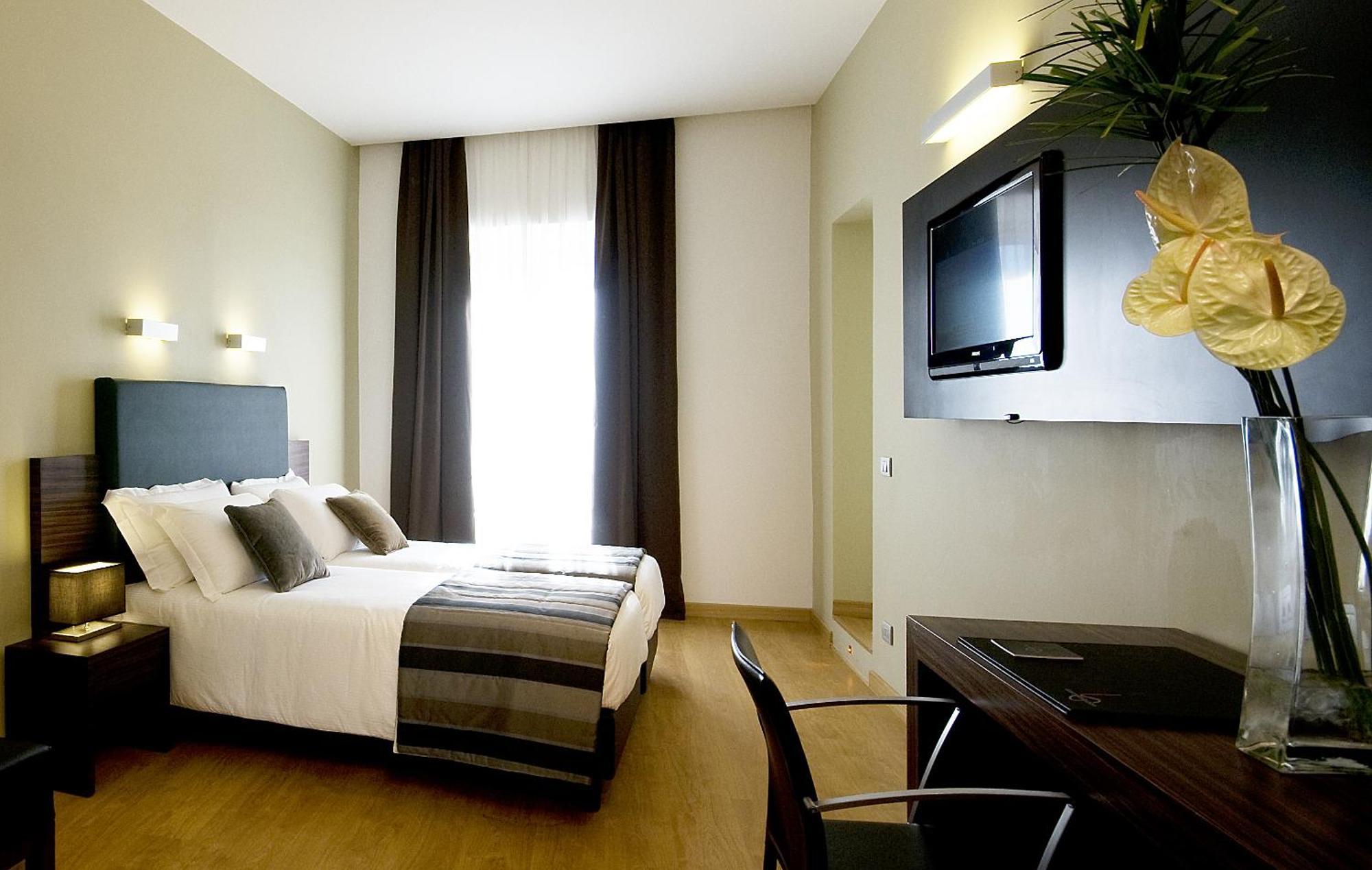 Superior Double or Twin Room,1274676787:JPEG