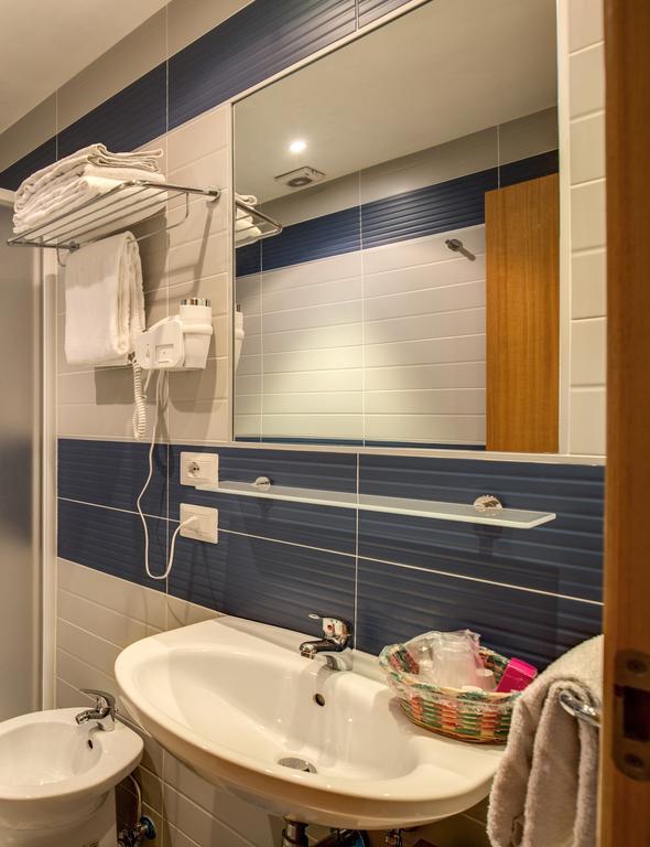 Quadruple Room,693046563:JPEG