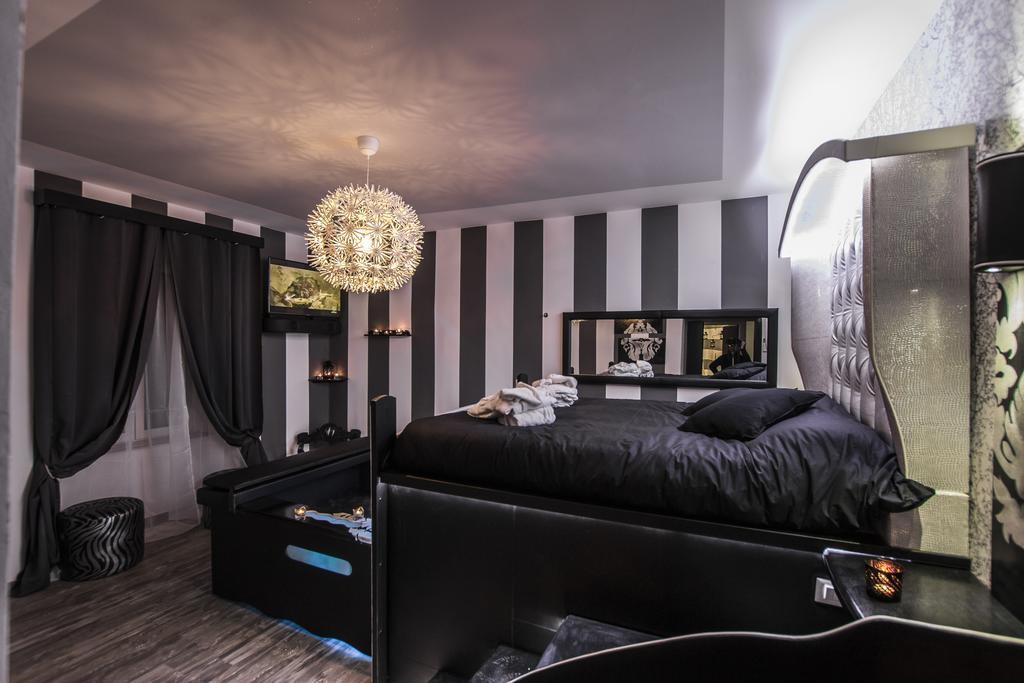 Deluxe Suite with Spa Bath,394884801:JPEG