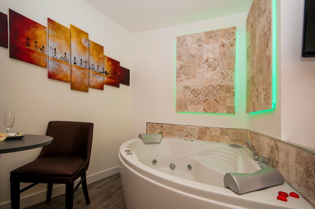 Deluxe Double or Twin Room with Spa Bath