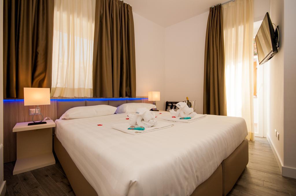 Deluxe Double or Twin Room with Balcony