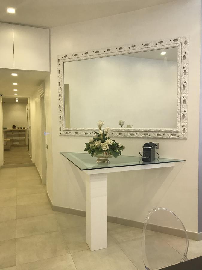 Double Room with Emotional Shower