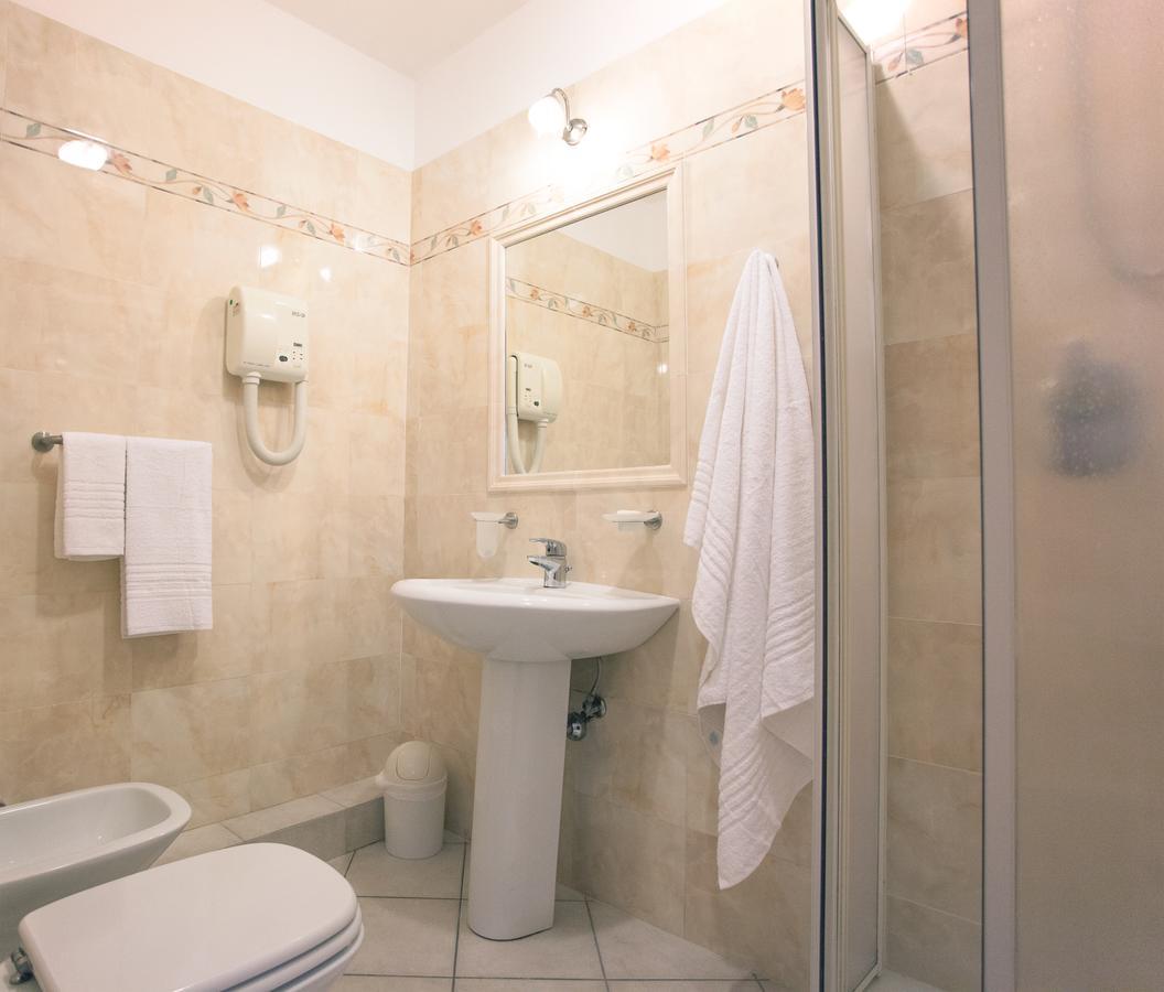 Single Room,640061703:JPEG