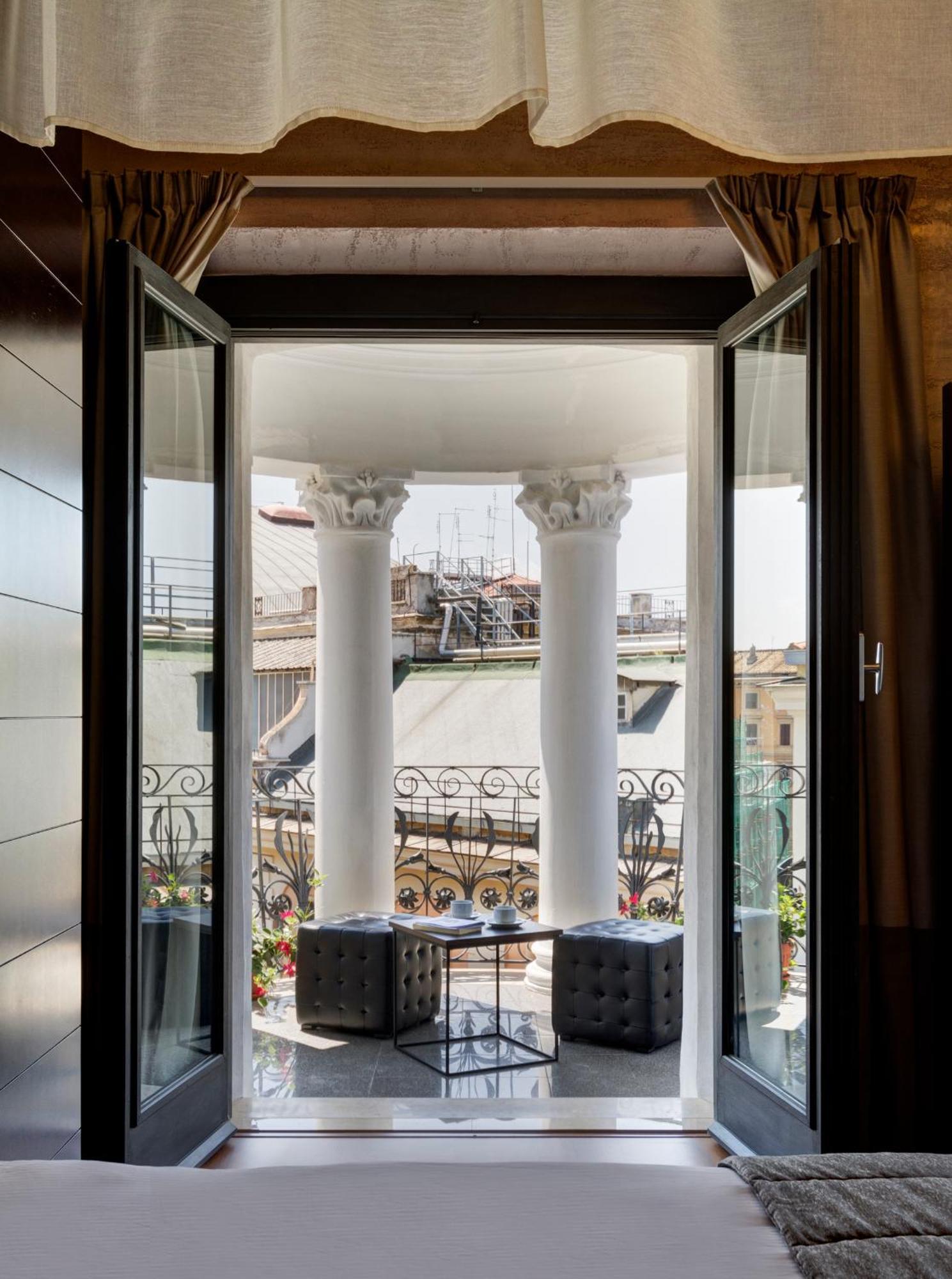 Royal Wellness Suite Balcony