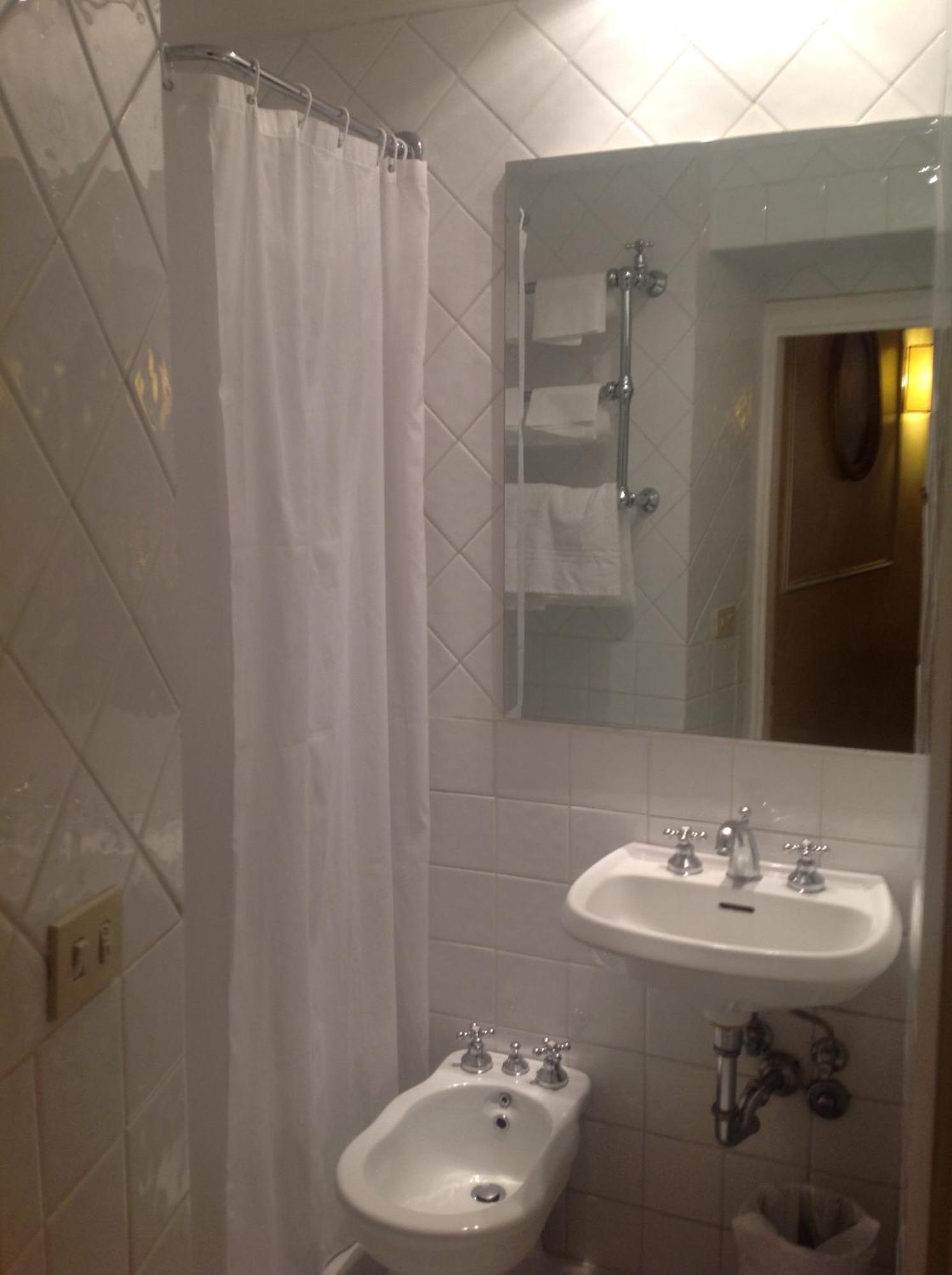 Twin Room,1315015525:JPEG