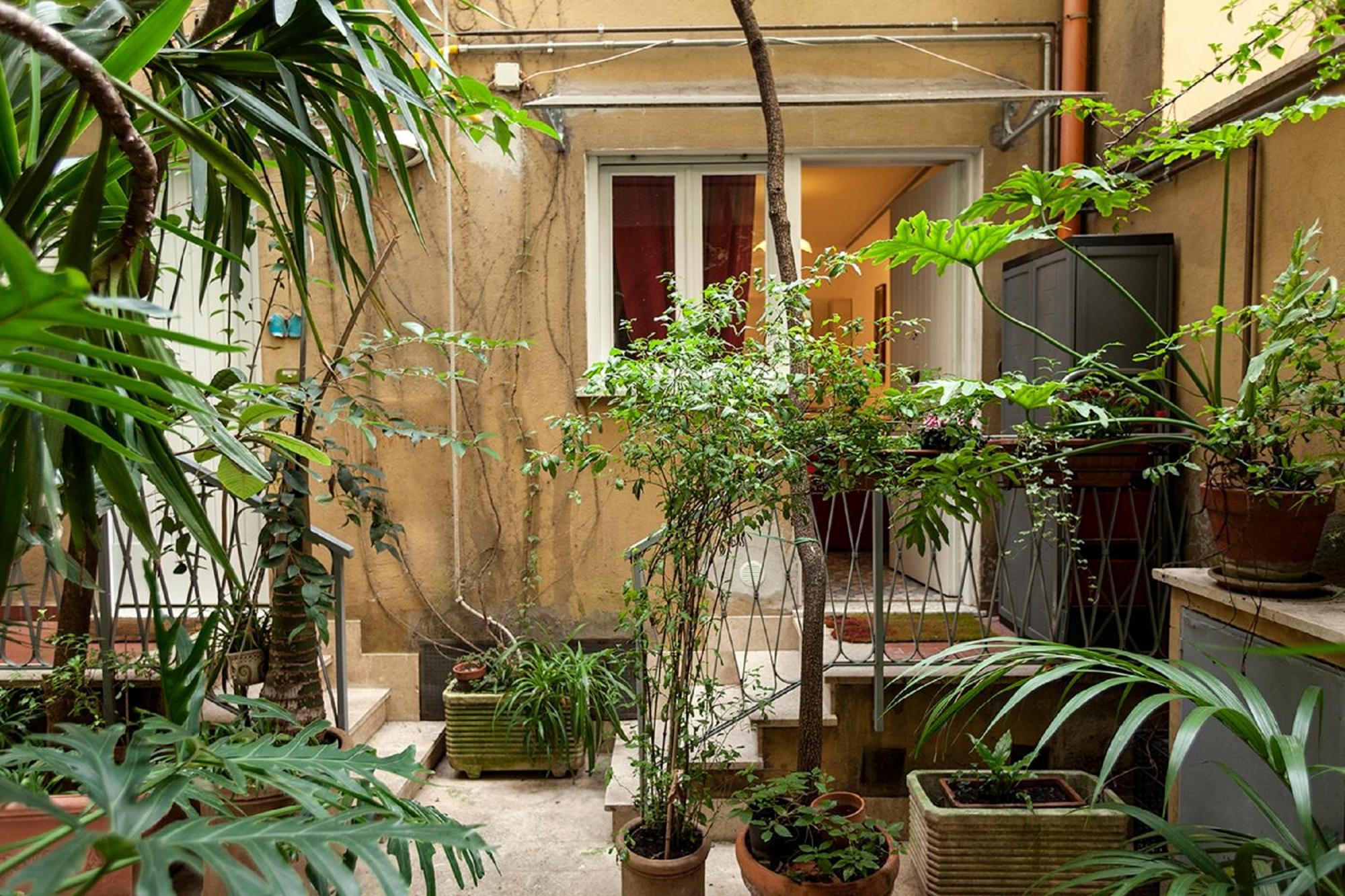 One-Bedroom Apartment with Garden View - Split Level