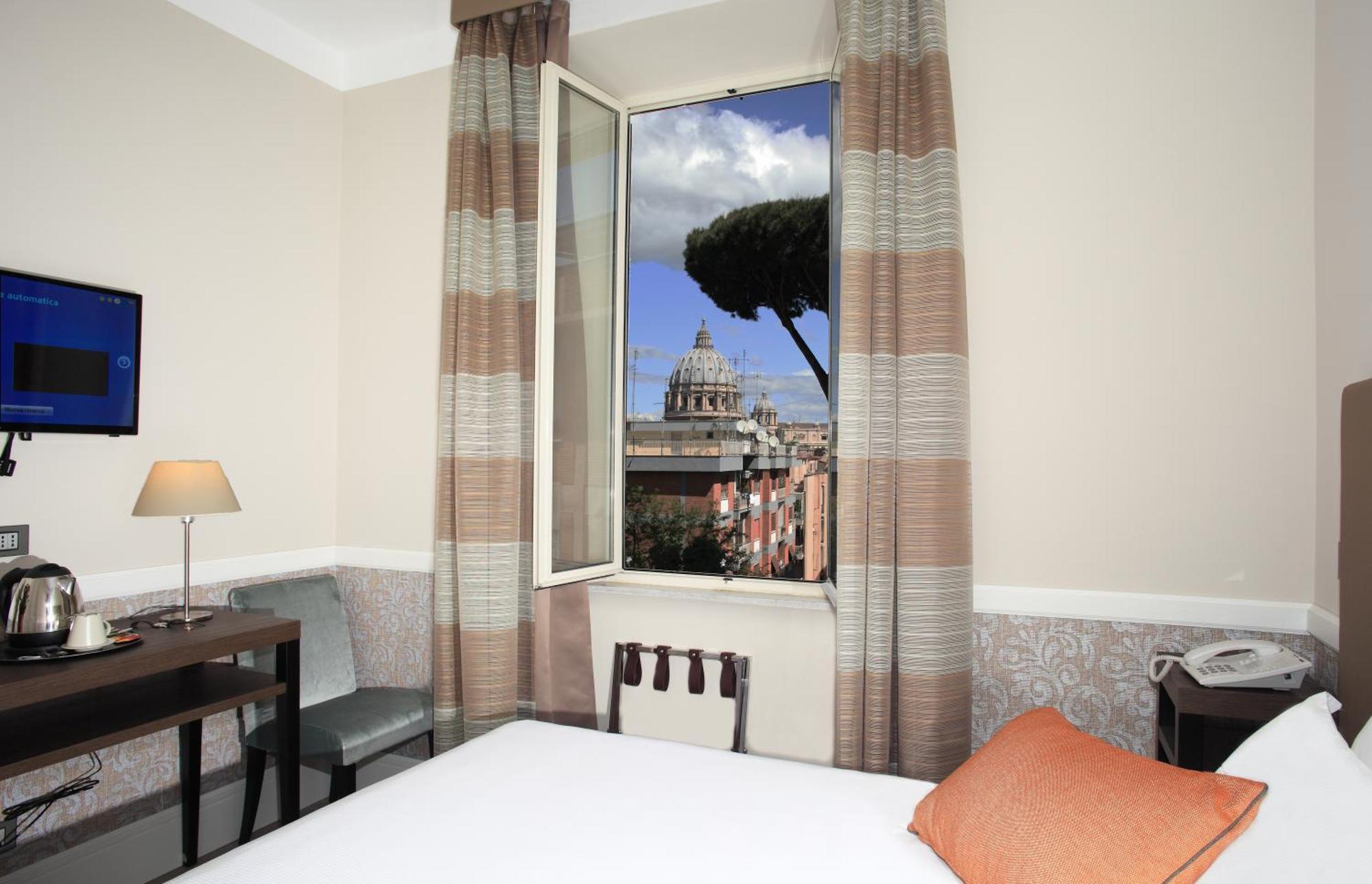 Single Room - French Bed