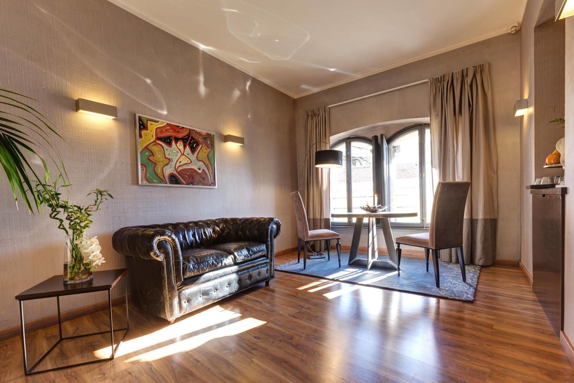 Royal Wellness Suite Balcony
