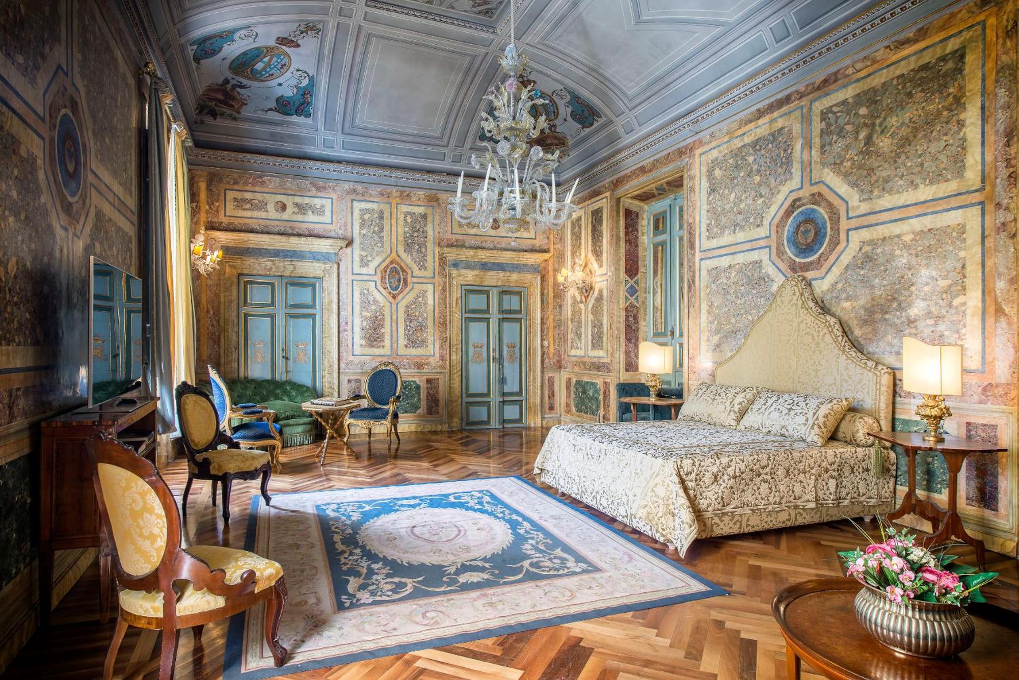 Queen Hortense Suite