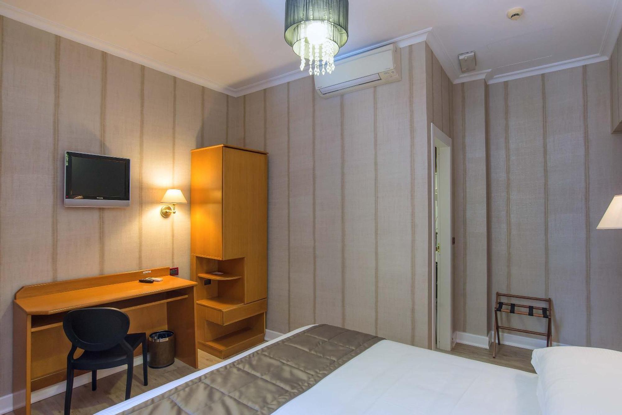Classic Double Room