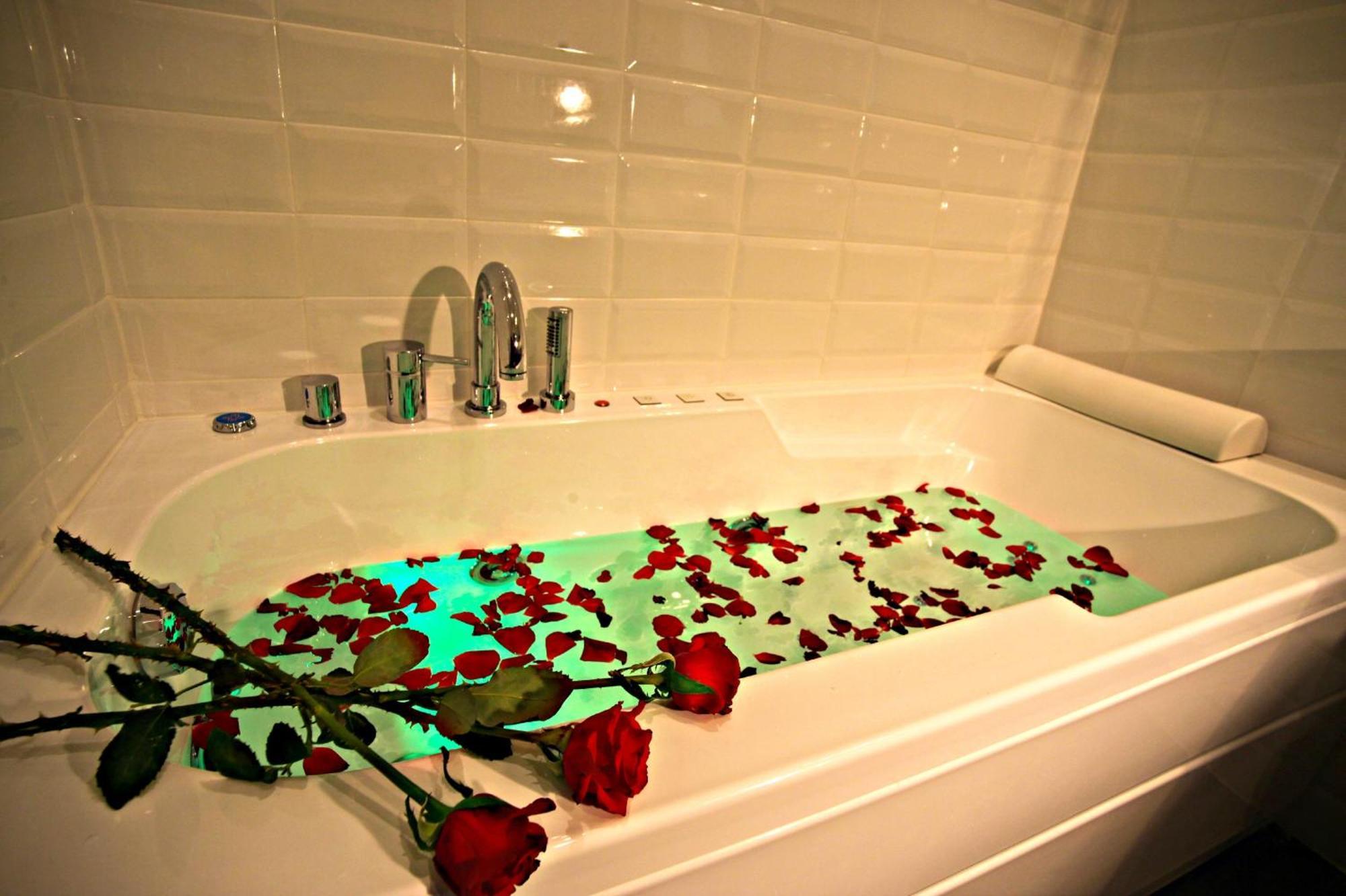 Deluxe Room with Single Spa Bath