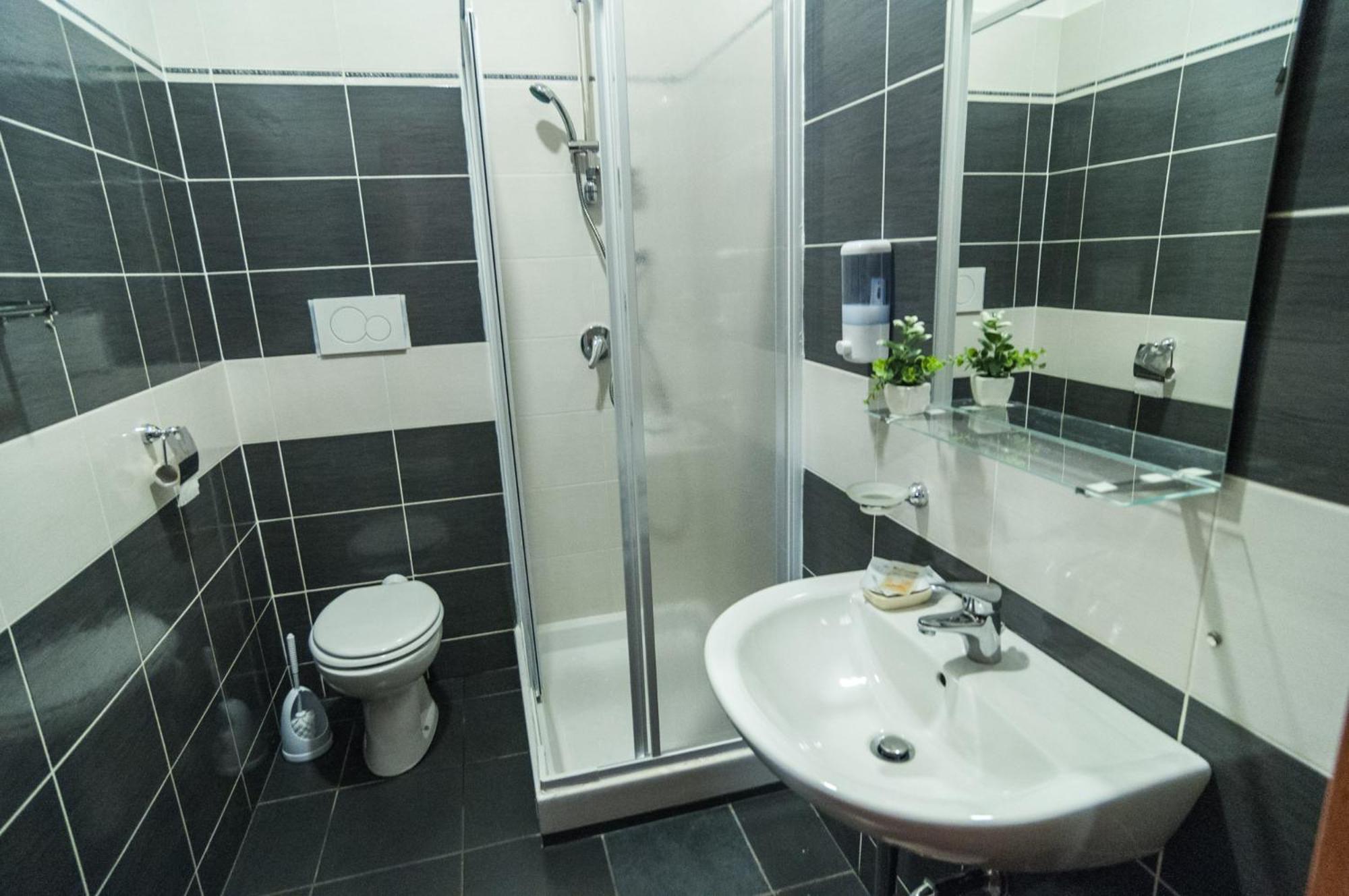 Double Room,1362464315:JPEG