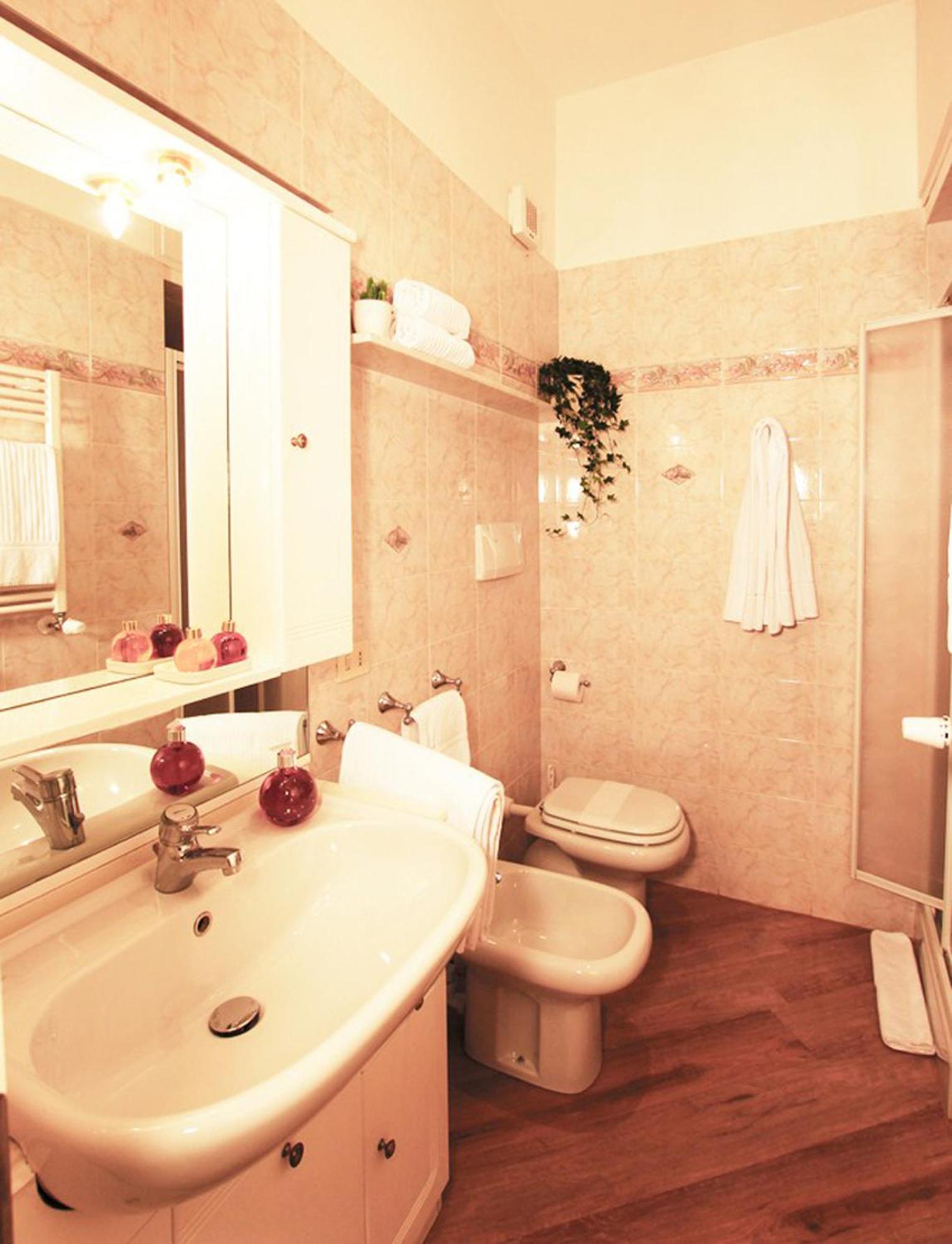 Double Room Private Bathroom