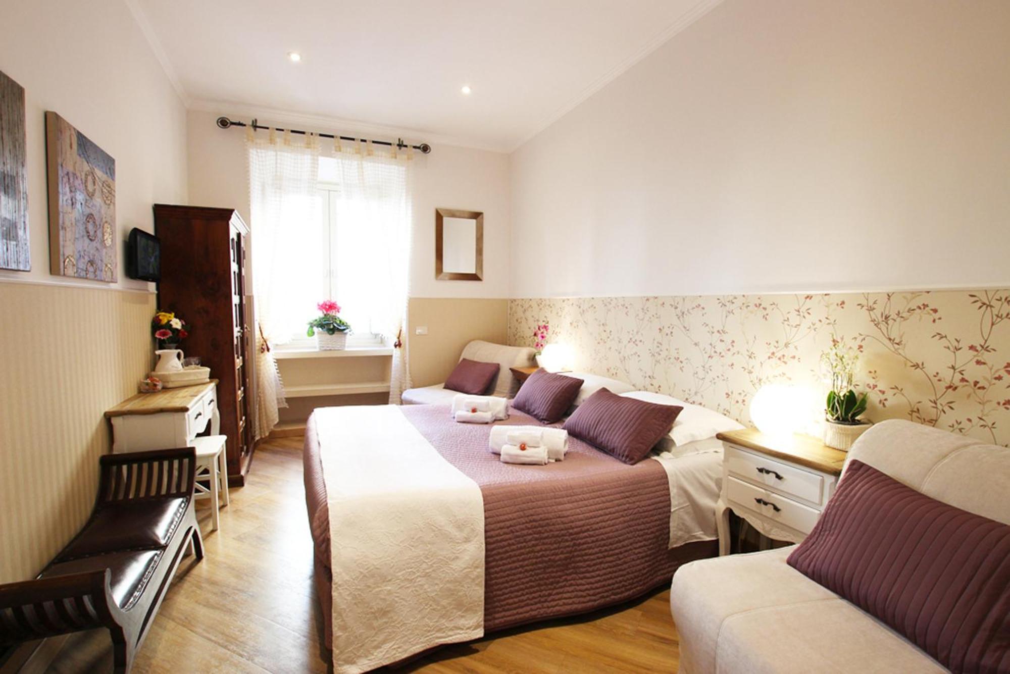 Double Room Private Bathroom