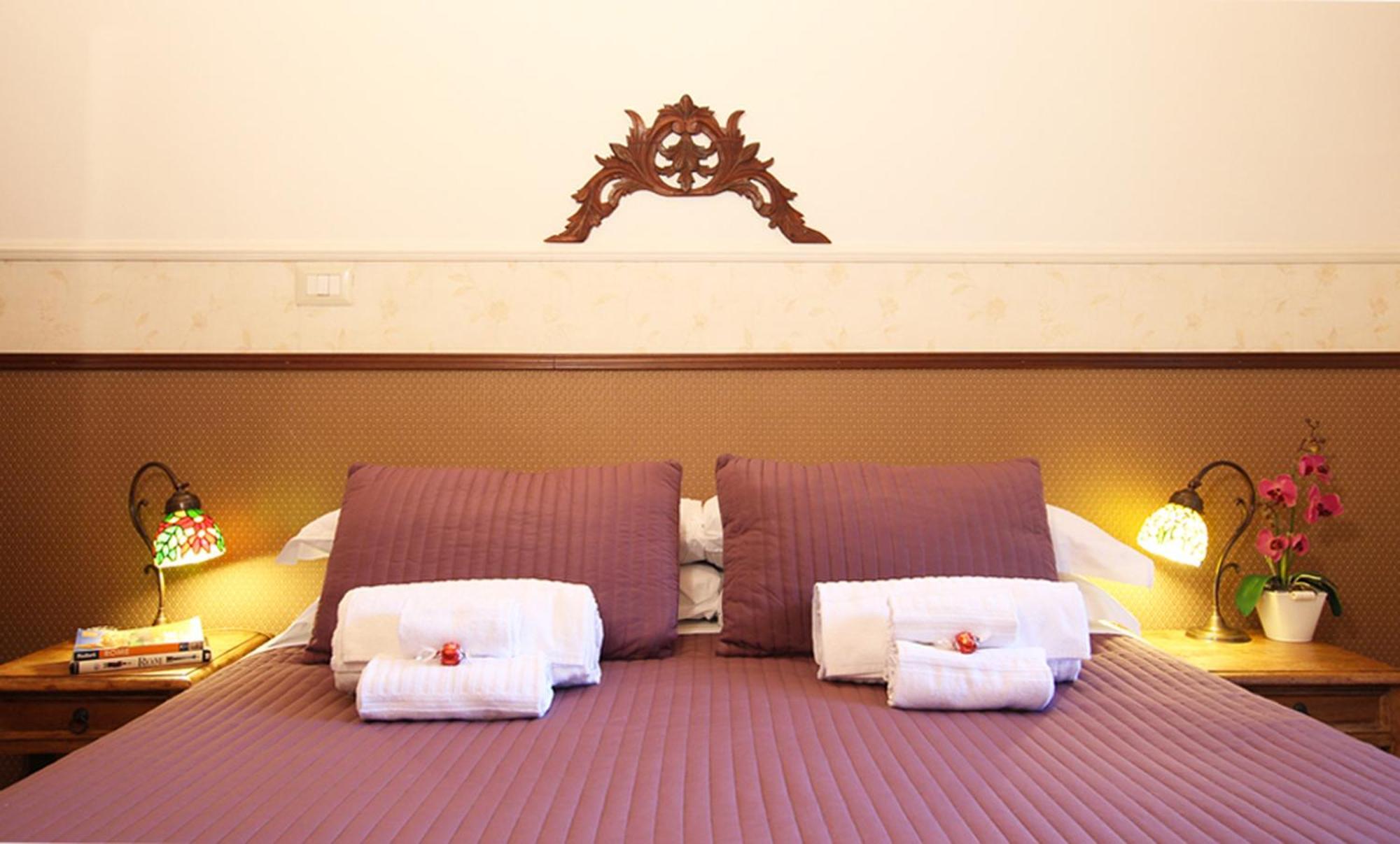 Double Room Private Bathroom