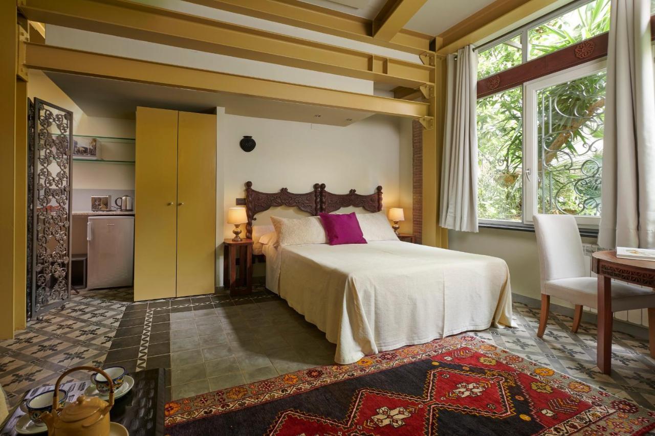 Queen Room Garden View