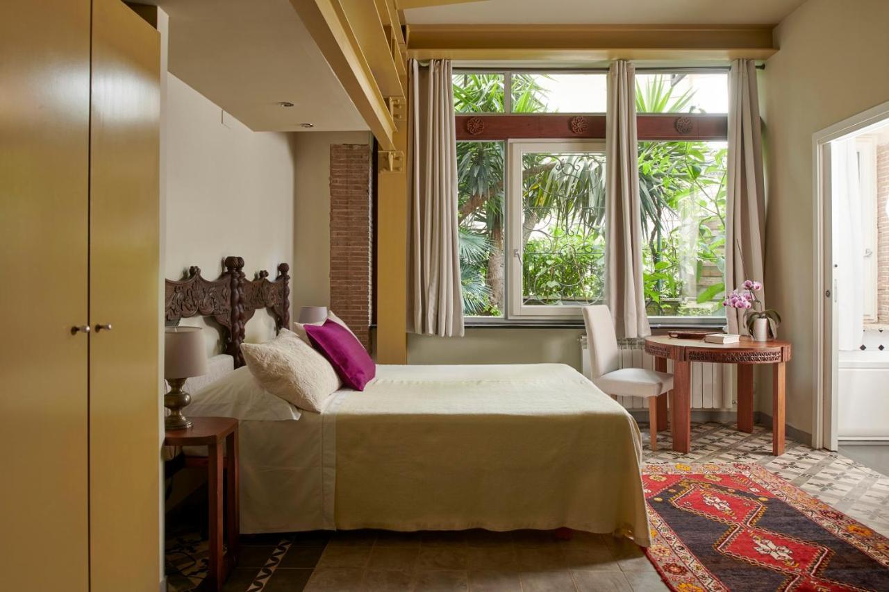 Queen Room Garden View