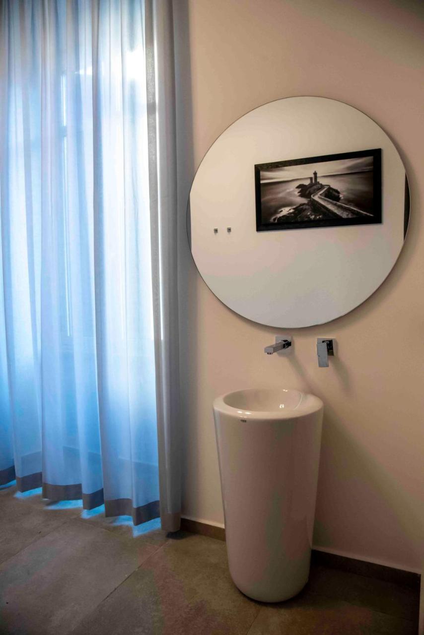 Suite,741011848:JPEG