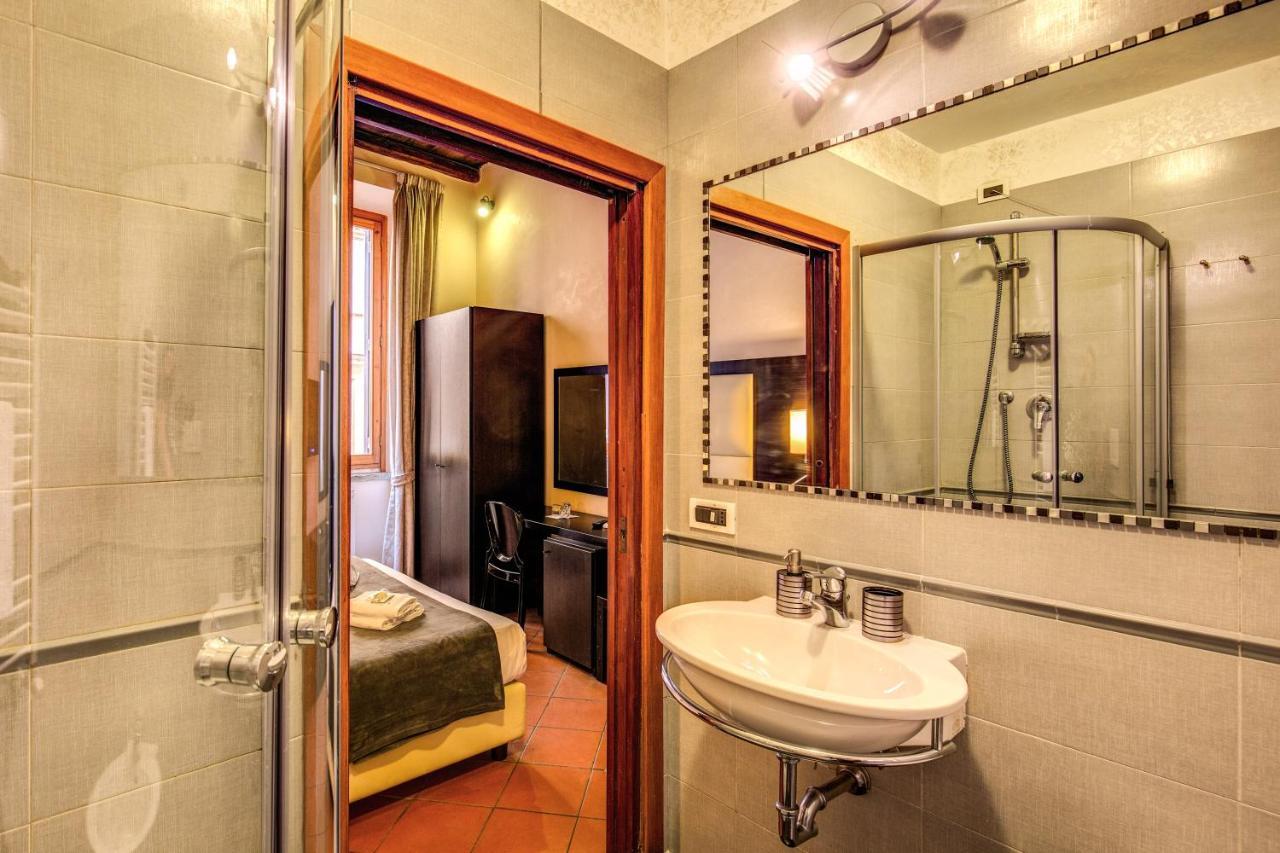 Standard Double or Twin Room,743925676:JPEG