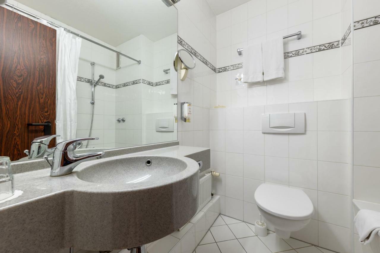 Deluxe Triple Room,951272389:JPEG