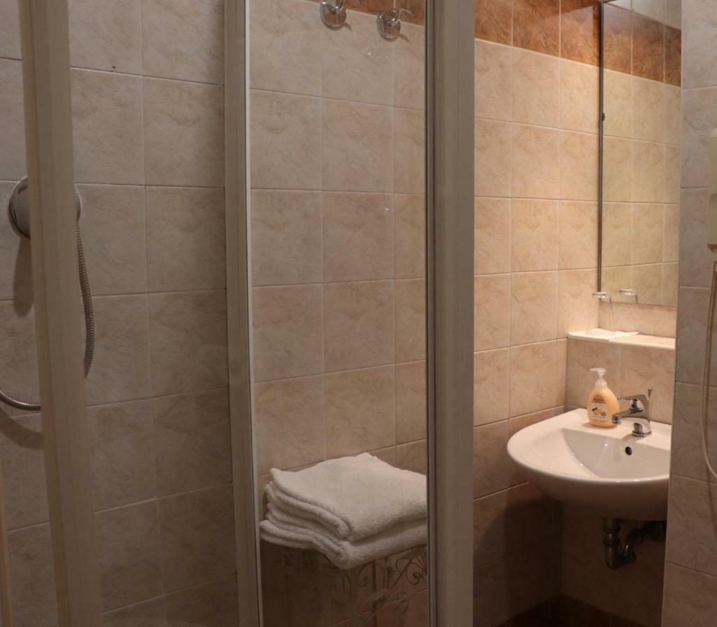Double or Twin Room,784634157:JPEG