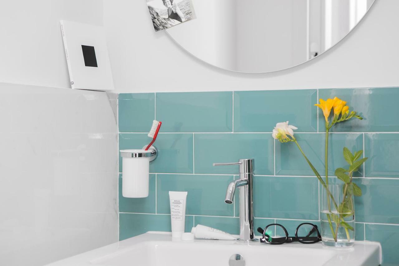 Standard Double or Twin Room,811975107:JPEG