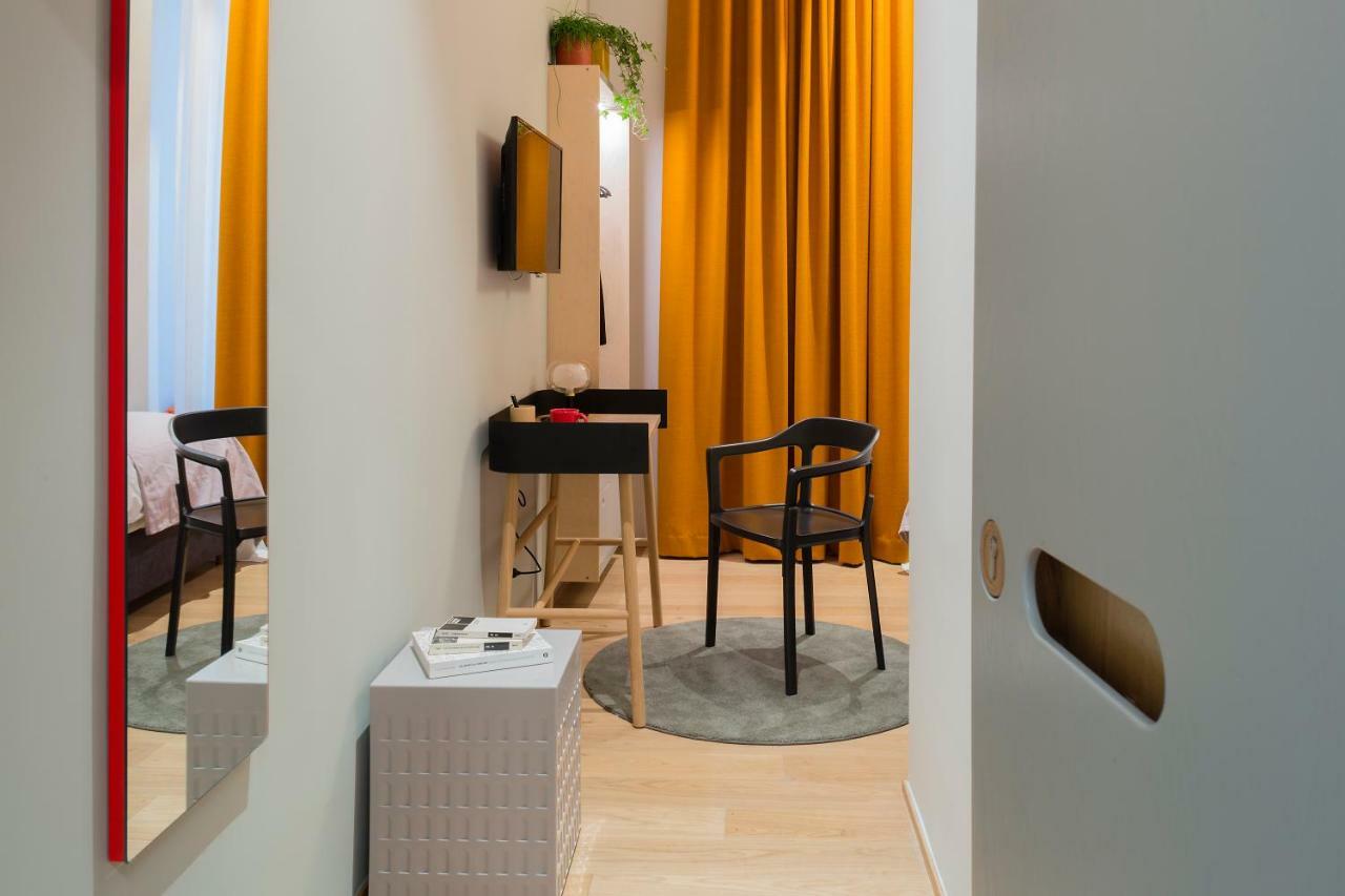 Single Room,811975284:JPEG