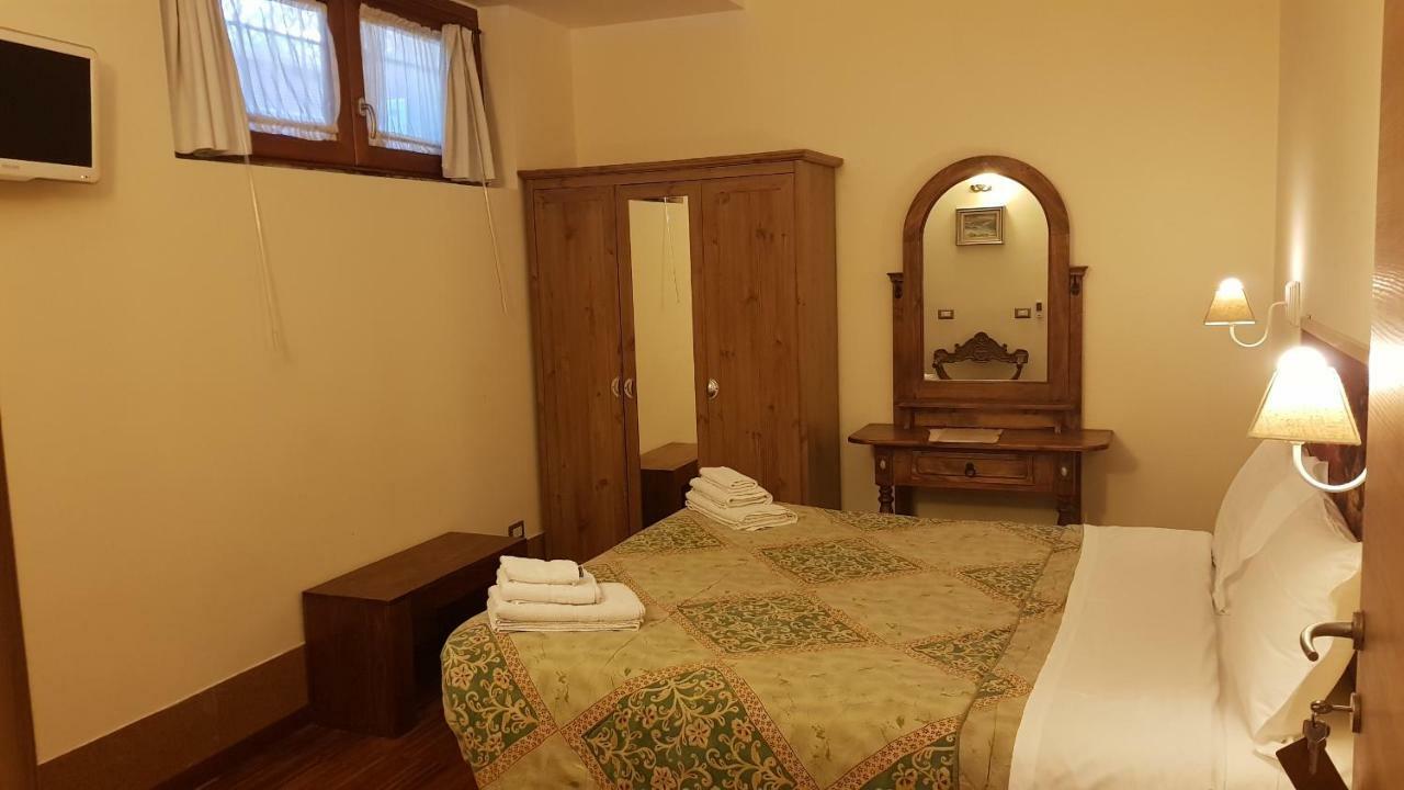 Large Double or Twin Room