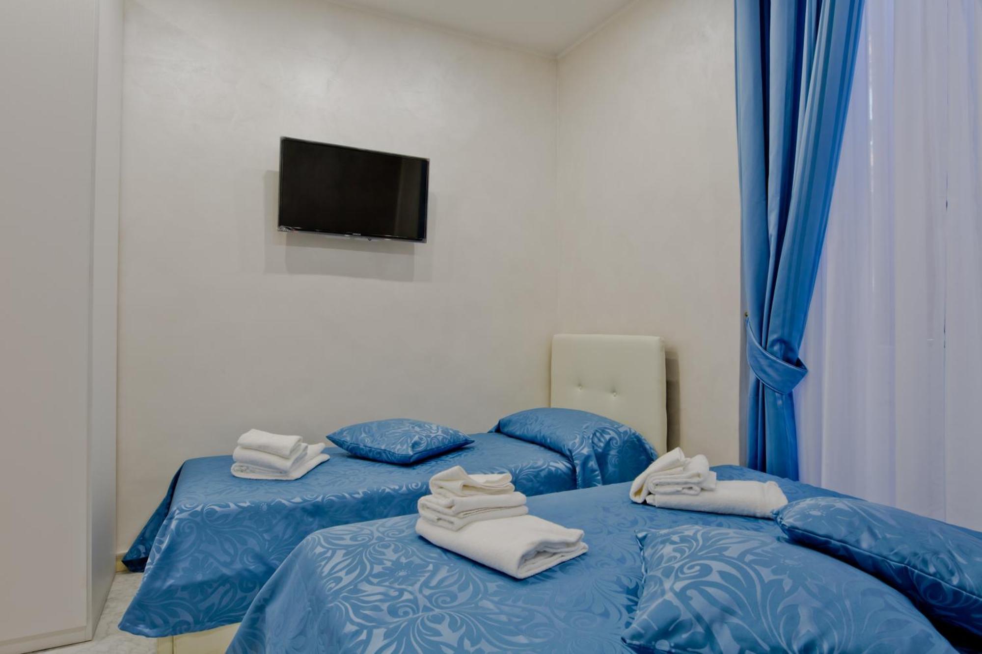 Triple Room Private Bathroom