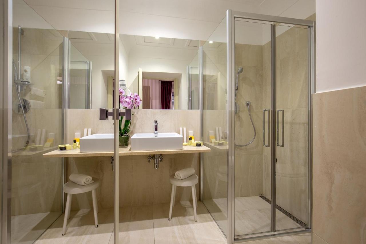 Deluxe Double or Twin Room,943064788:JPEG