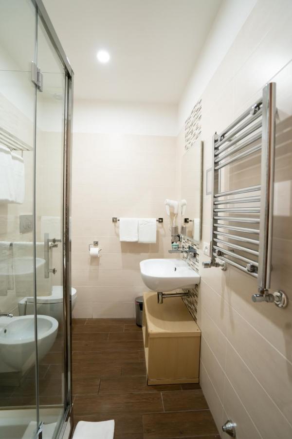 Superior Double or Twin Room,955254490:JPEG