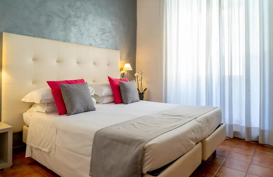 Hotel Gabriella-1