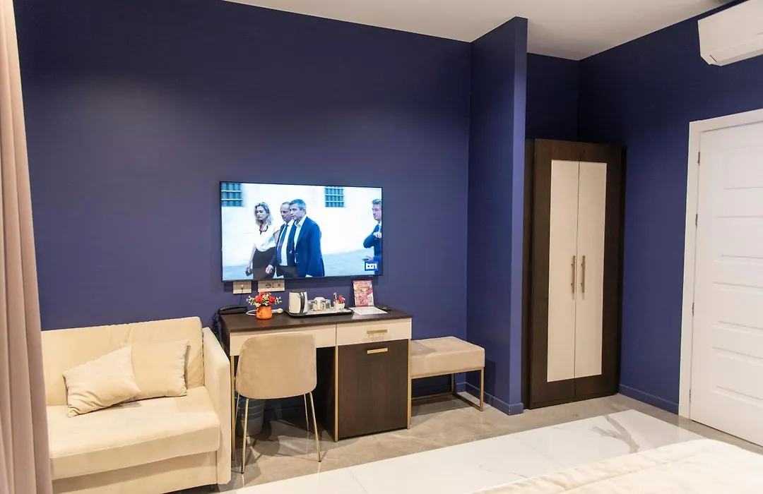 Adelaide Suite Dreams-1