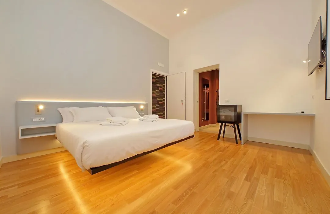 Velvet Inn-1