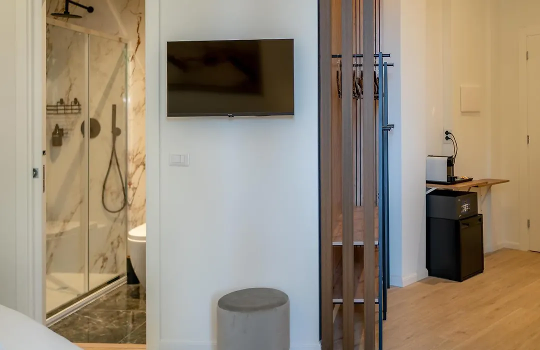 Romart Luxury Rooms-1