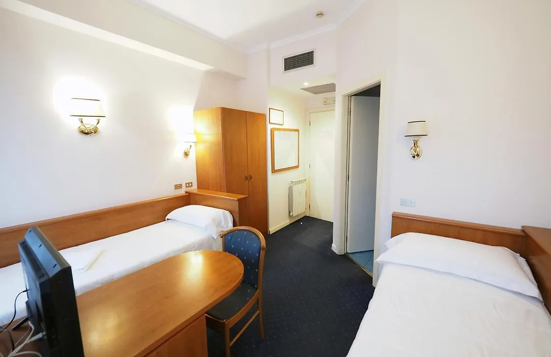 Hotel Laura-1