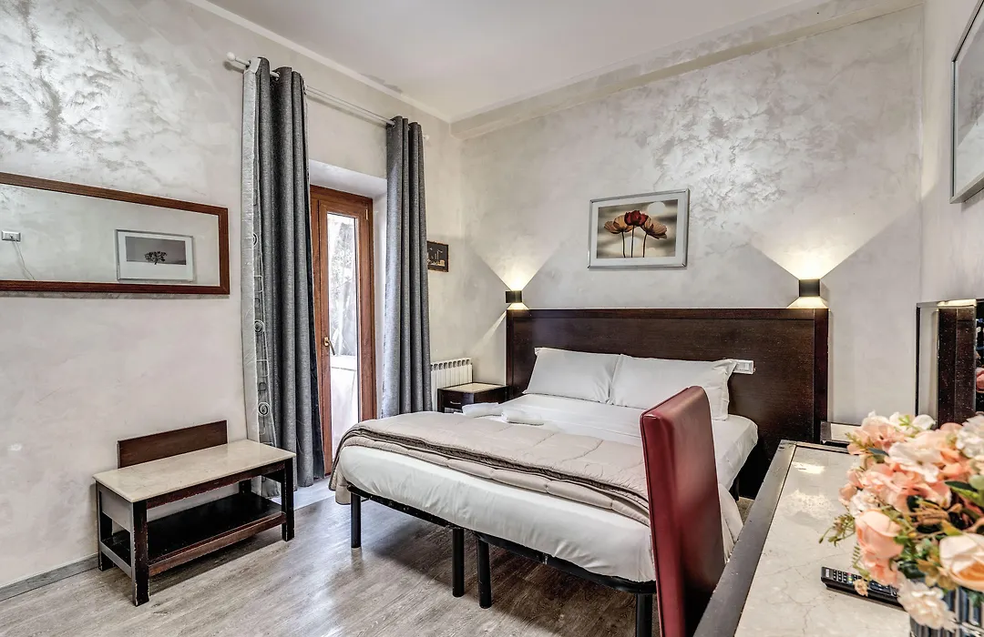 Hotel Family House-1