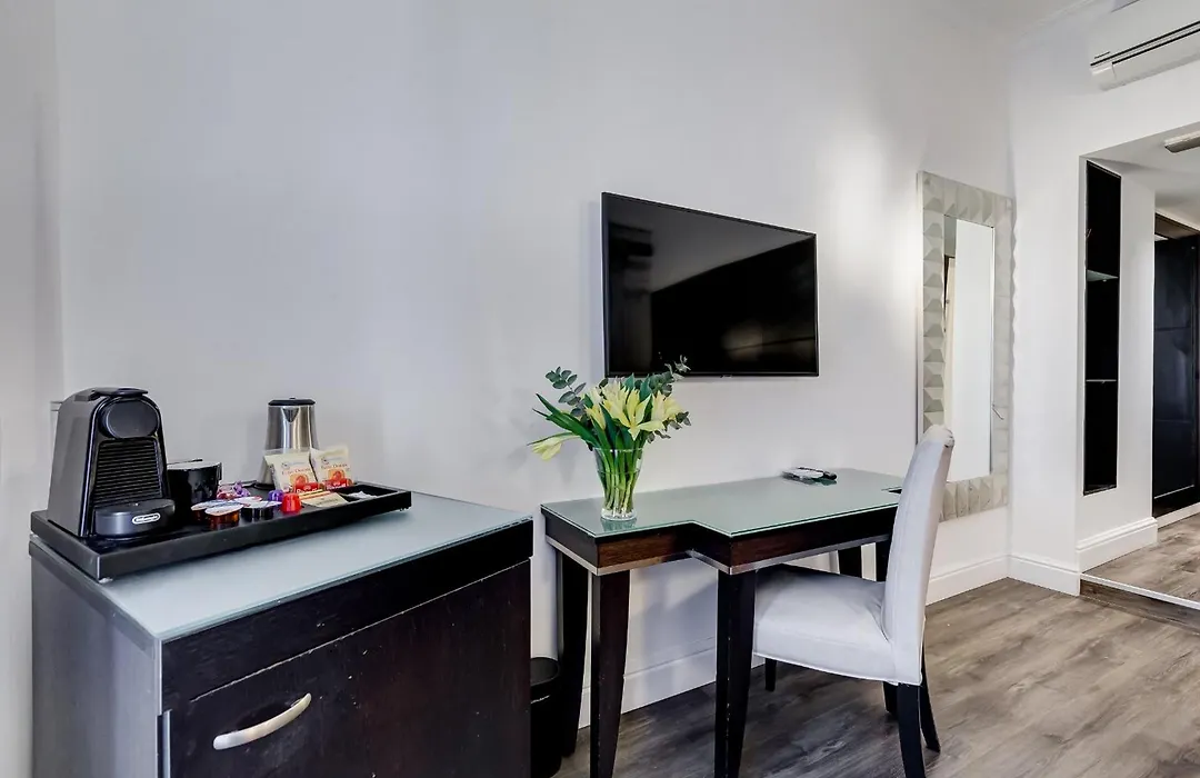 Residenza A -Via Veneto Fashion Rooms -Self Check-In-1
