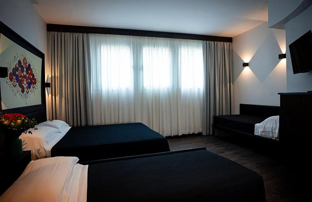 Twentyone Hotel-1