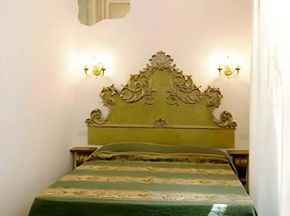 Navona Governo Vecchio Guest House-1