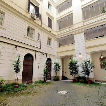 Suite Paradise Rome Guest Rooms-2