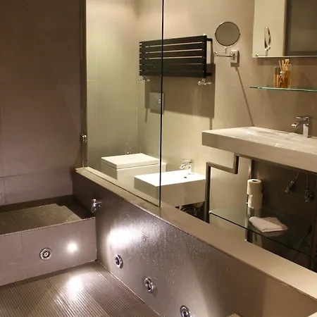 Piazza Del Gesu' Luxury Suites-3