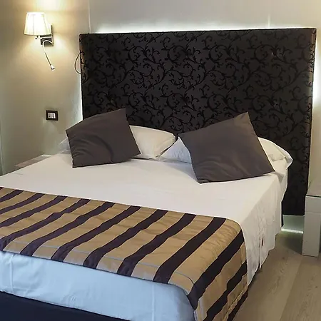 Piccolo Di Piazza Di Spagna Suites-3